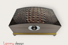 Brown lacquer jewelry box with crocodile leather print